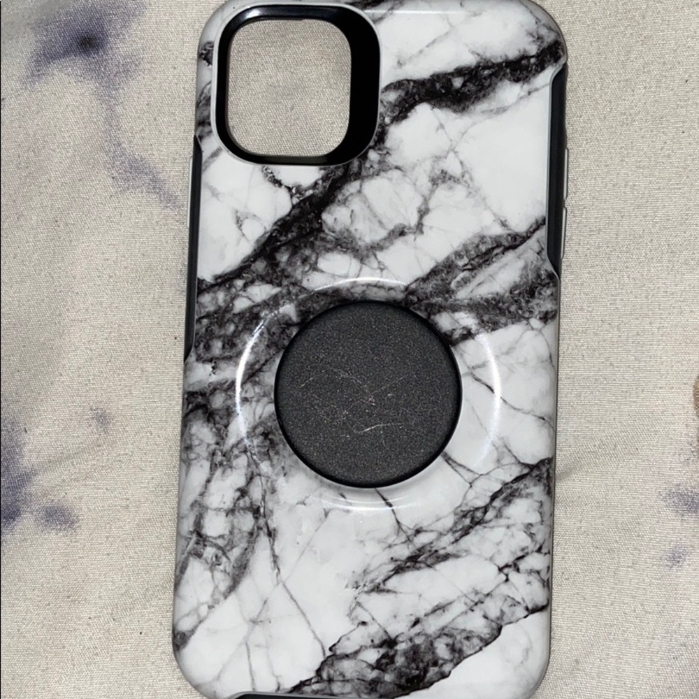 iPhone 11 otter+pop case